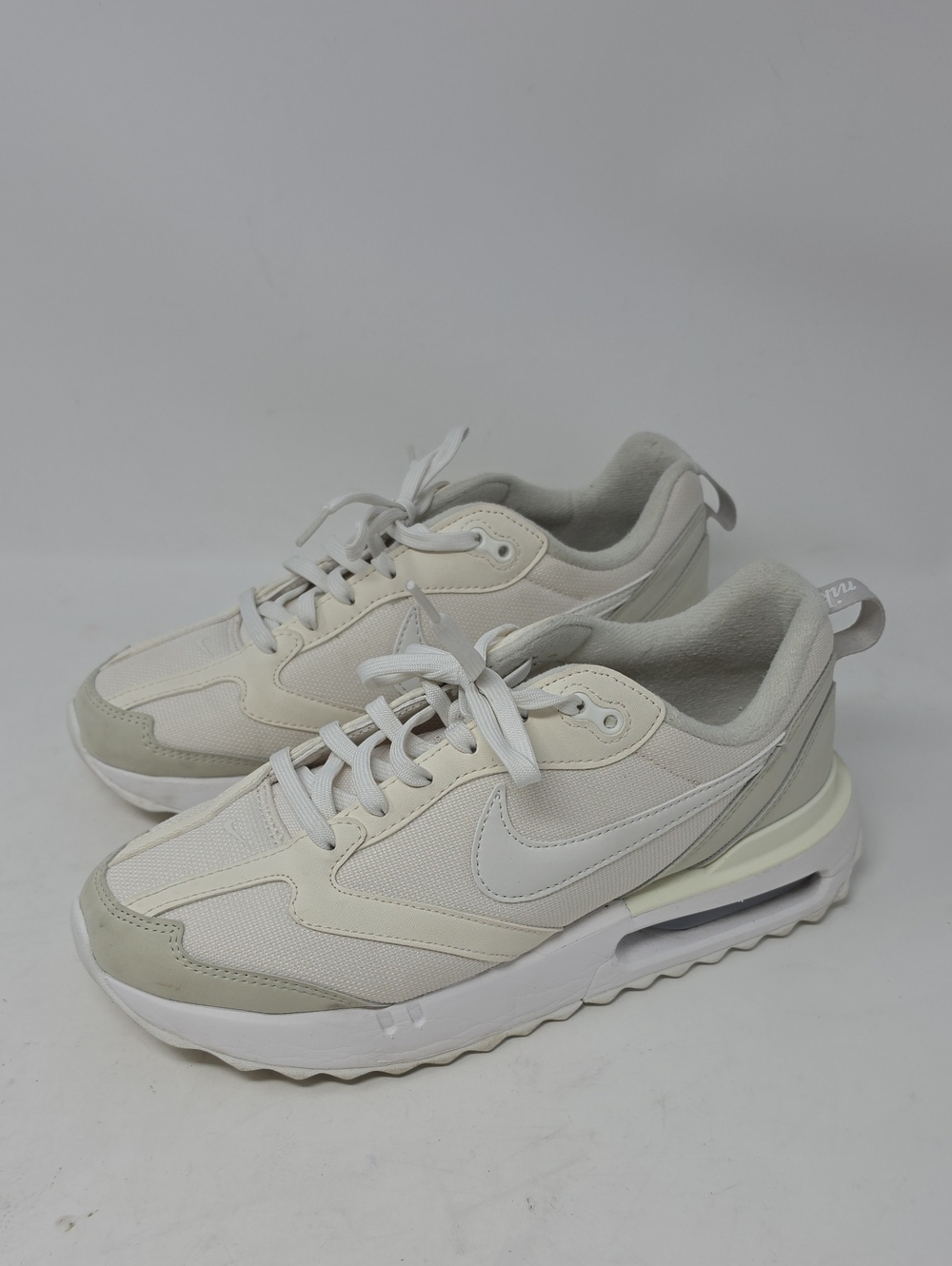 Nike Womns Air Max Dawn Phantom Women Casual Lifestyle Shoes DM8261-001 Size 8